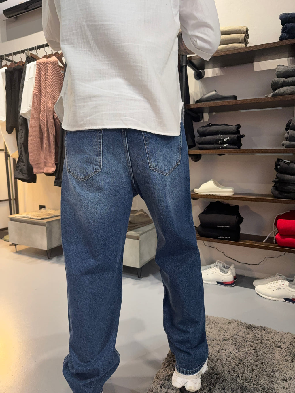 Distressed Baggy Jeans