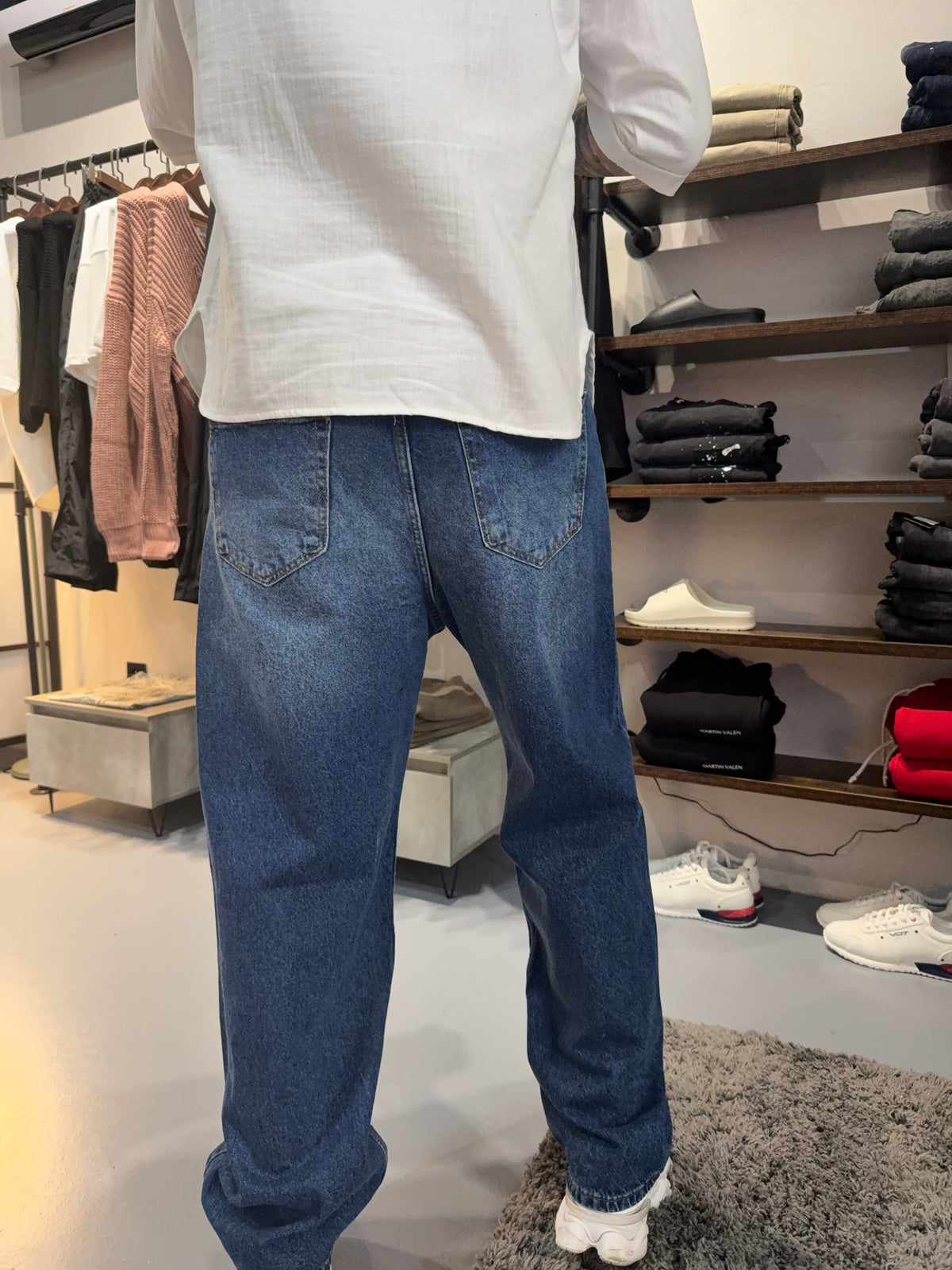 Distressed Baggy Jeans